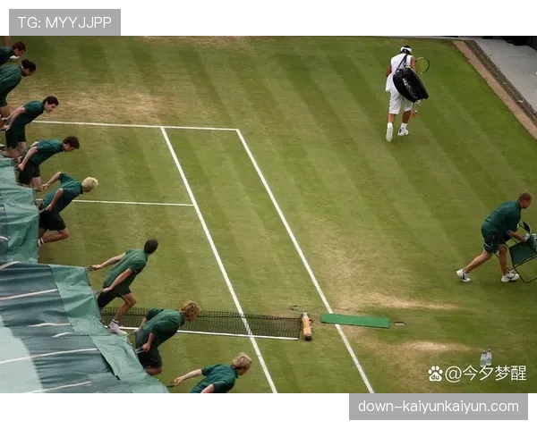 特写：洛里昂门将姆沃戈多次出击化解单刀，赛后坦言对对手斜向直塞球感到头疼