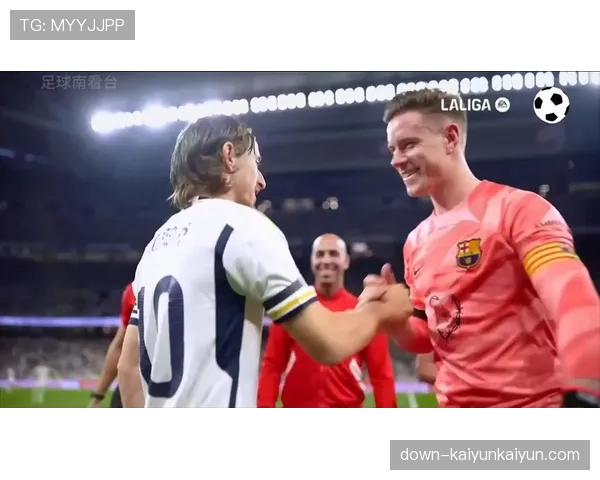 场边花絮:国家德比赛前,巴萨更衣室播放上赛季夺冠庆祝视频激励士气 场边花絮:国家德比赛前,巴萨更衣室播放上赛季夺冠庆祝视频激励士气